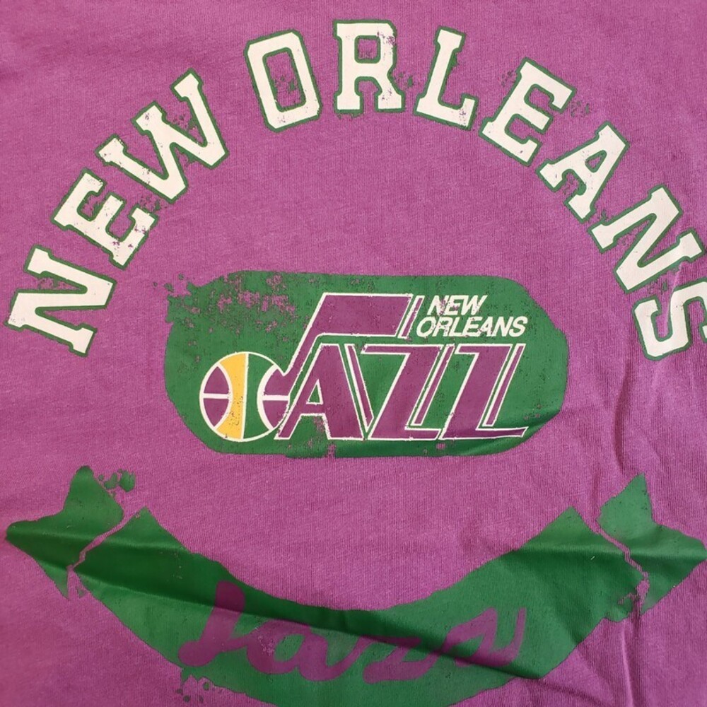 NBA Throwback New Orleans Jazz Womens Size S Gridiron Short Sleeve T-Shirt Touch - Picture 3 of 4